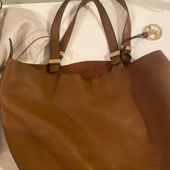 Two MICHEAL KORS leather Hobos. Selling together. See pics. - Picture 9 of 9